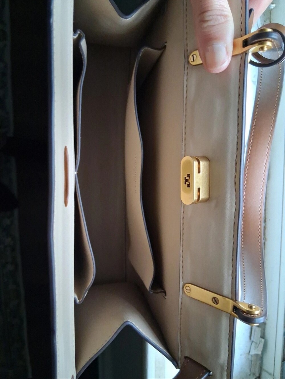 Tory Burch Lee Radziwill Bag - Picture 6 of 7
